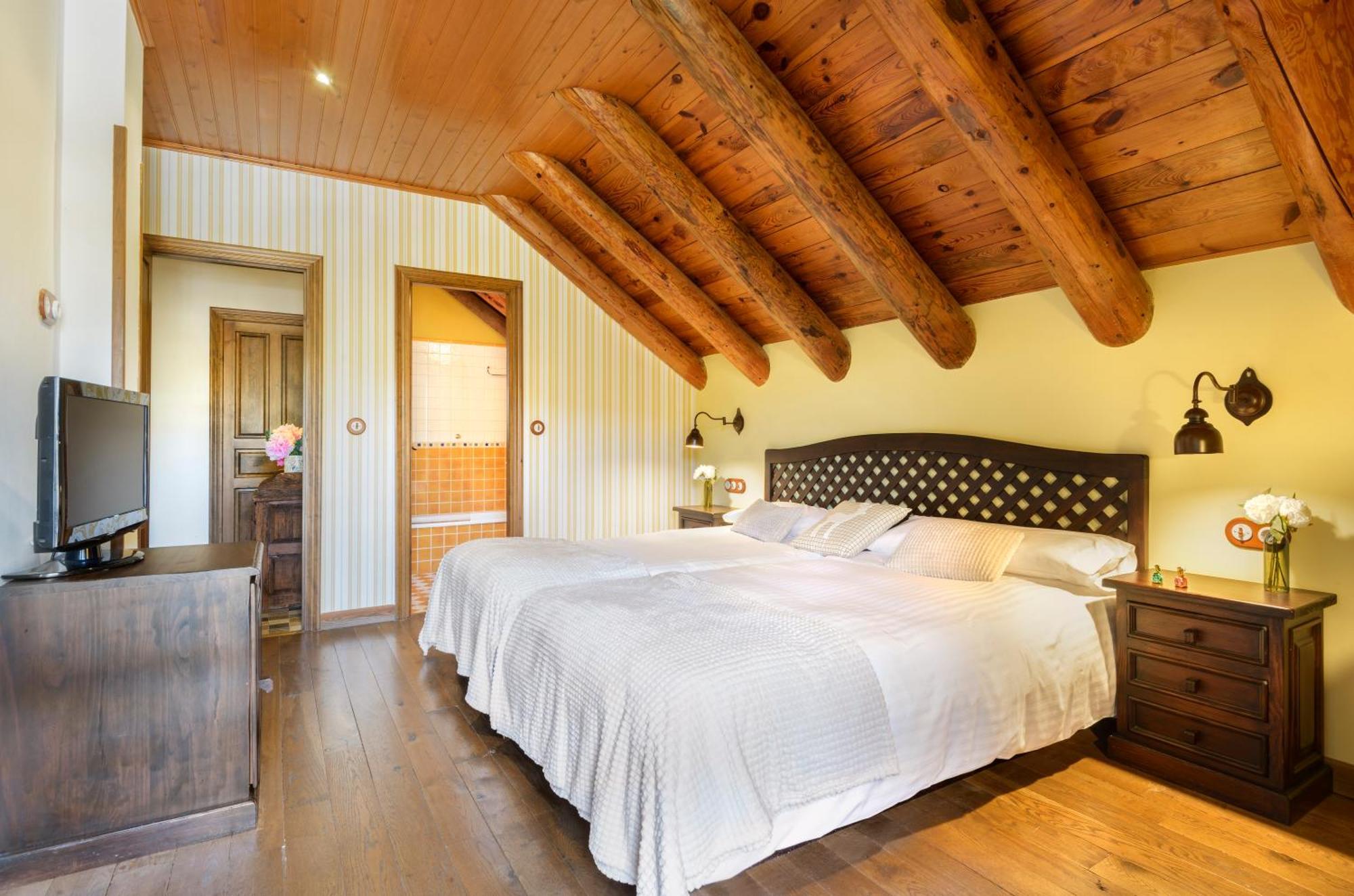 Hotel Rural El Mirador De Los Pirineos Santa Cruz de la Serós 外观 照片