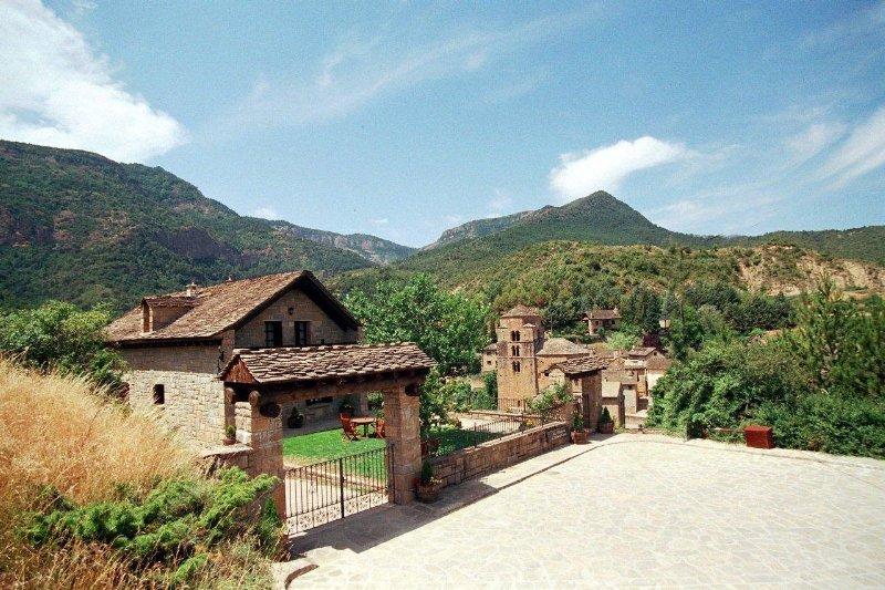 Hotel Rural El Mirador De Los Pirineos Santa Cruz de la Serós 外观 照片